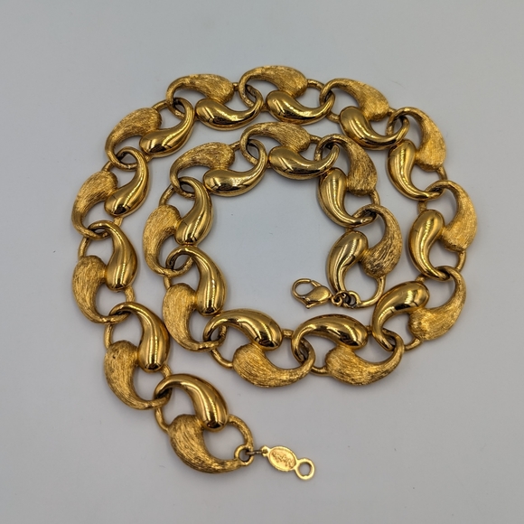 VTG Napier brushed/shiny Gold Tone fancy link chain necklace Savoy collection - Picture 4 of 8